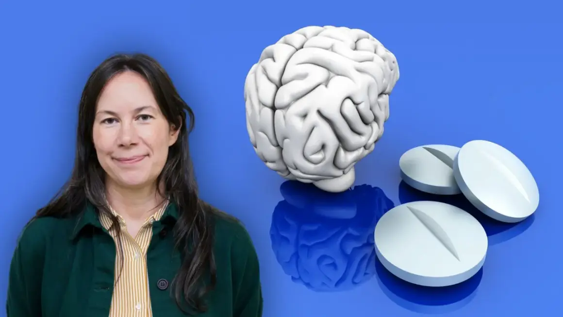 Kvinna bredvid en hjärna och piller, som symboliserar serotonin medicin.